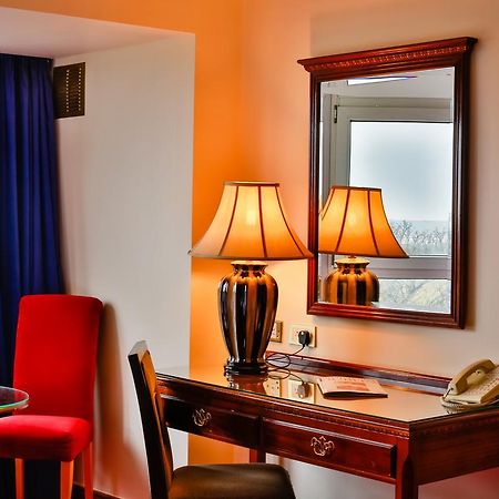 Maldron Hotel Merrion Road Дублин Экстерьер фото