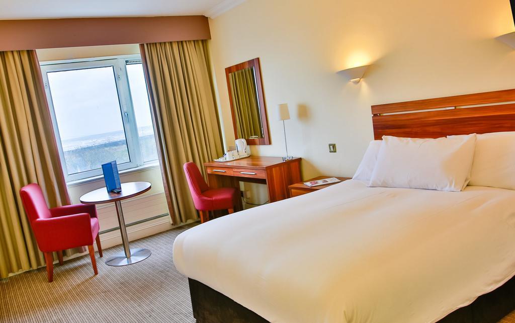 Maldron Hotel Merrion Road Дублин Экстерьер фото