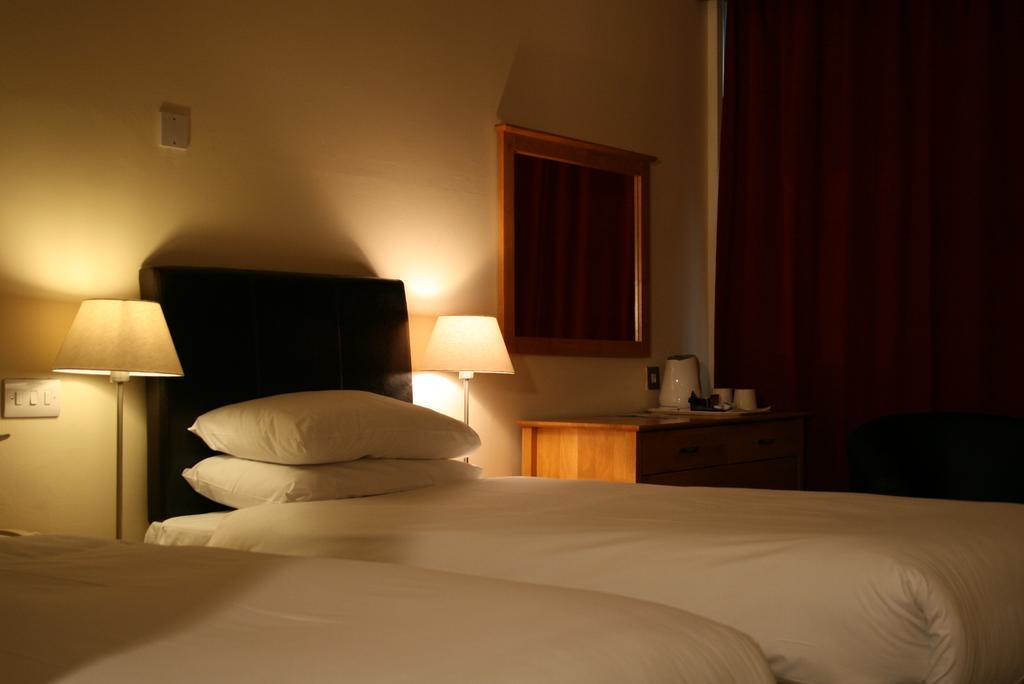 Maldron Hotel Merrion Road Дублин Экстерьер фото