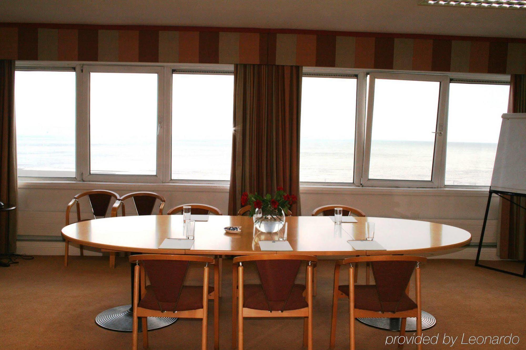 Maldron Hotel Merrion Road Дублин Экстерьер фото