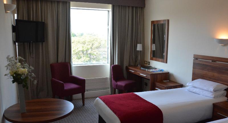 Maldron Hotel Merrion Road Дублин Экстерьер фото