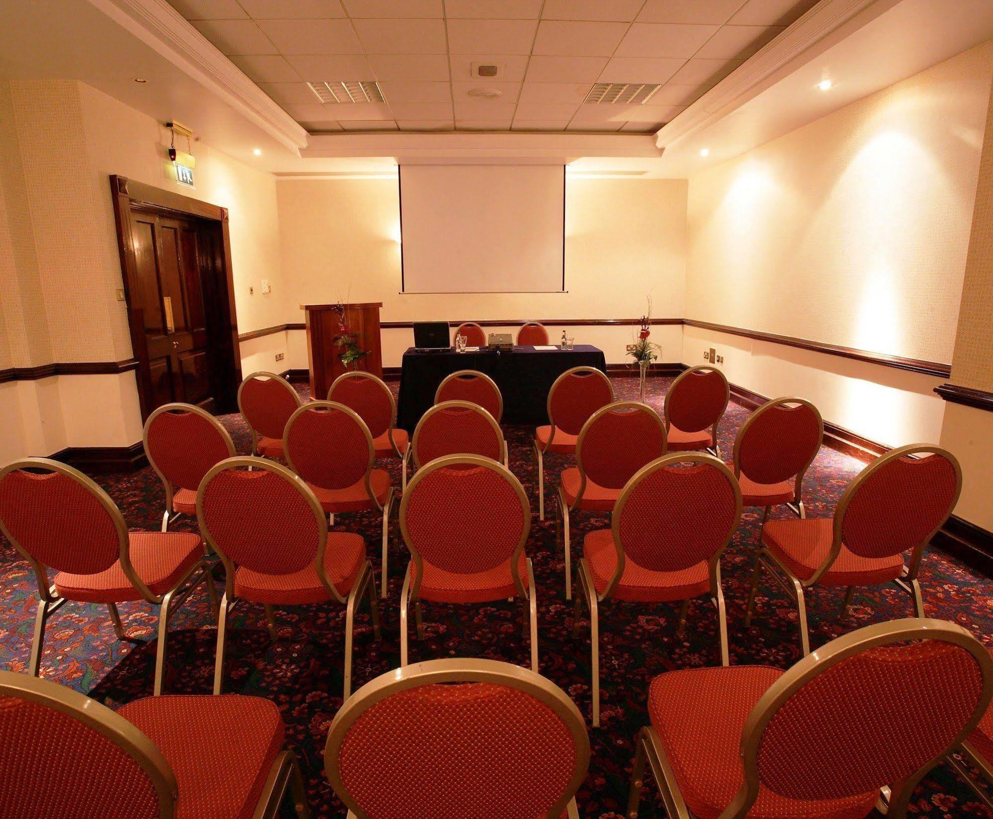 Maldron Hotel Merrion Road Дублин Экстерьер фото