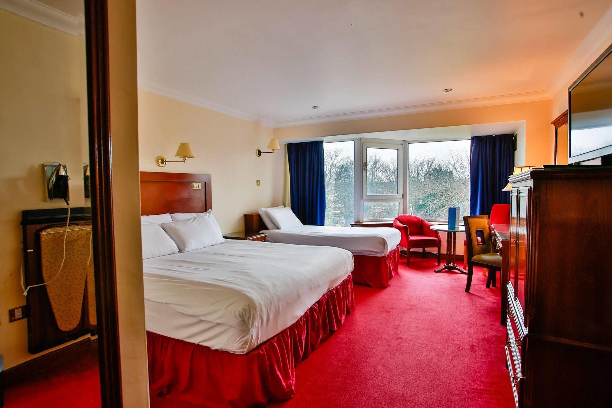 Maldron Hotel Merrion Road Дублин Экстерьер фото