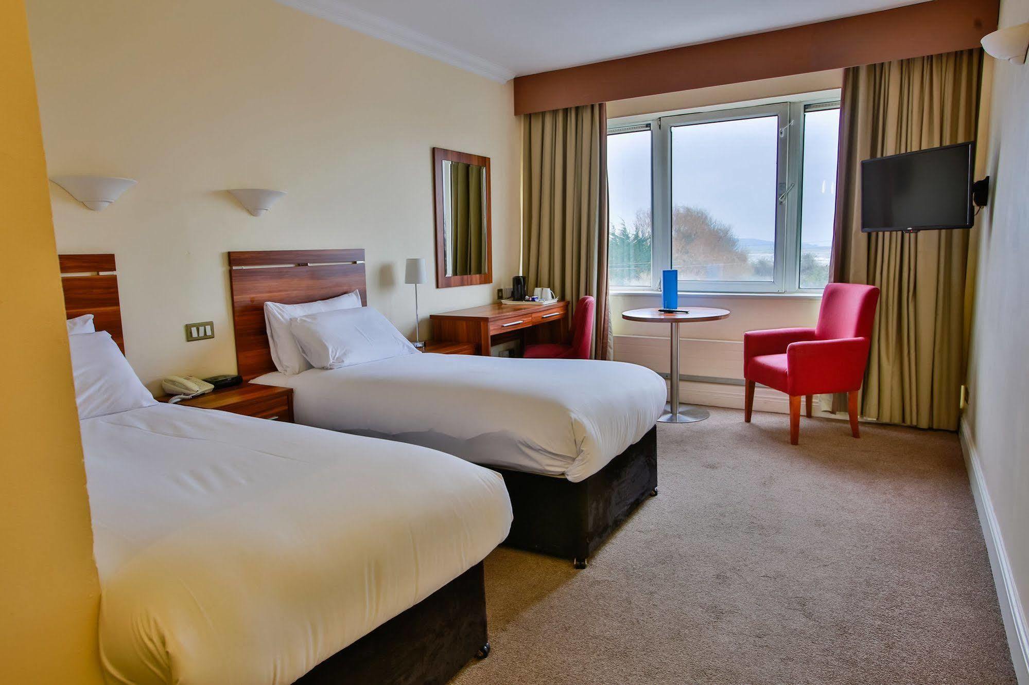 Maldron Hotel Merrion Road Дублин Экстерьер фото