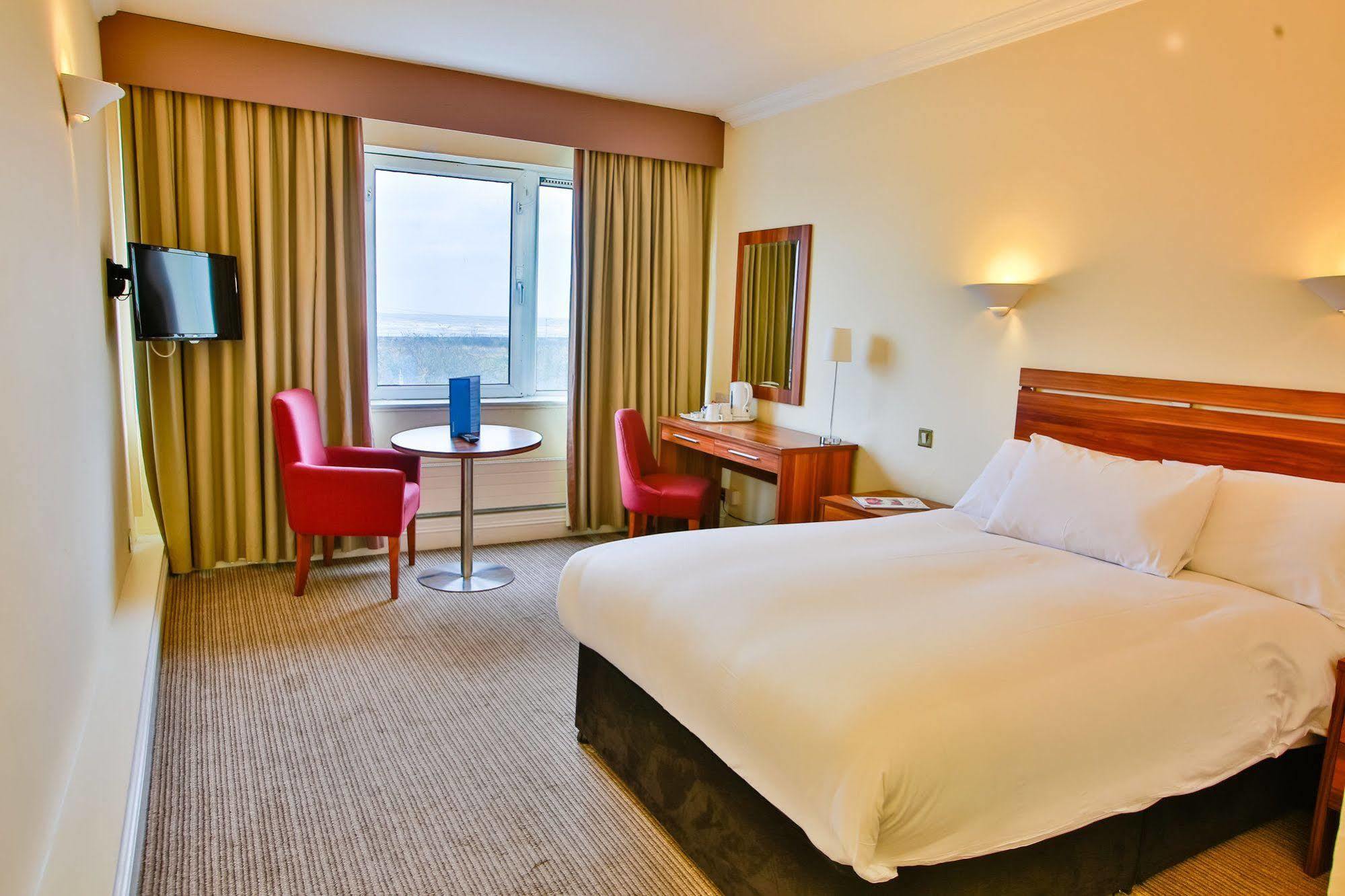 Maldron Hotel Merrion Road Дублин Экстерьер фото