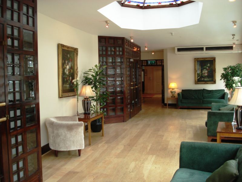 Maldron Hotel Merrion Road Дублин Экстерьер фото